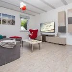 Suedstrand Mit Terrasse, Kamin Und Sauna *